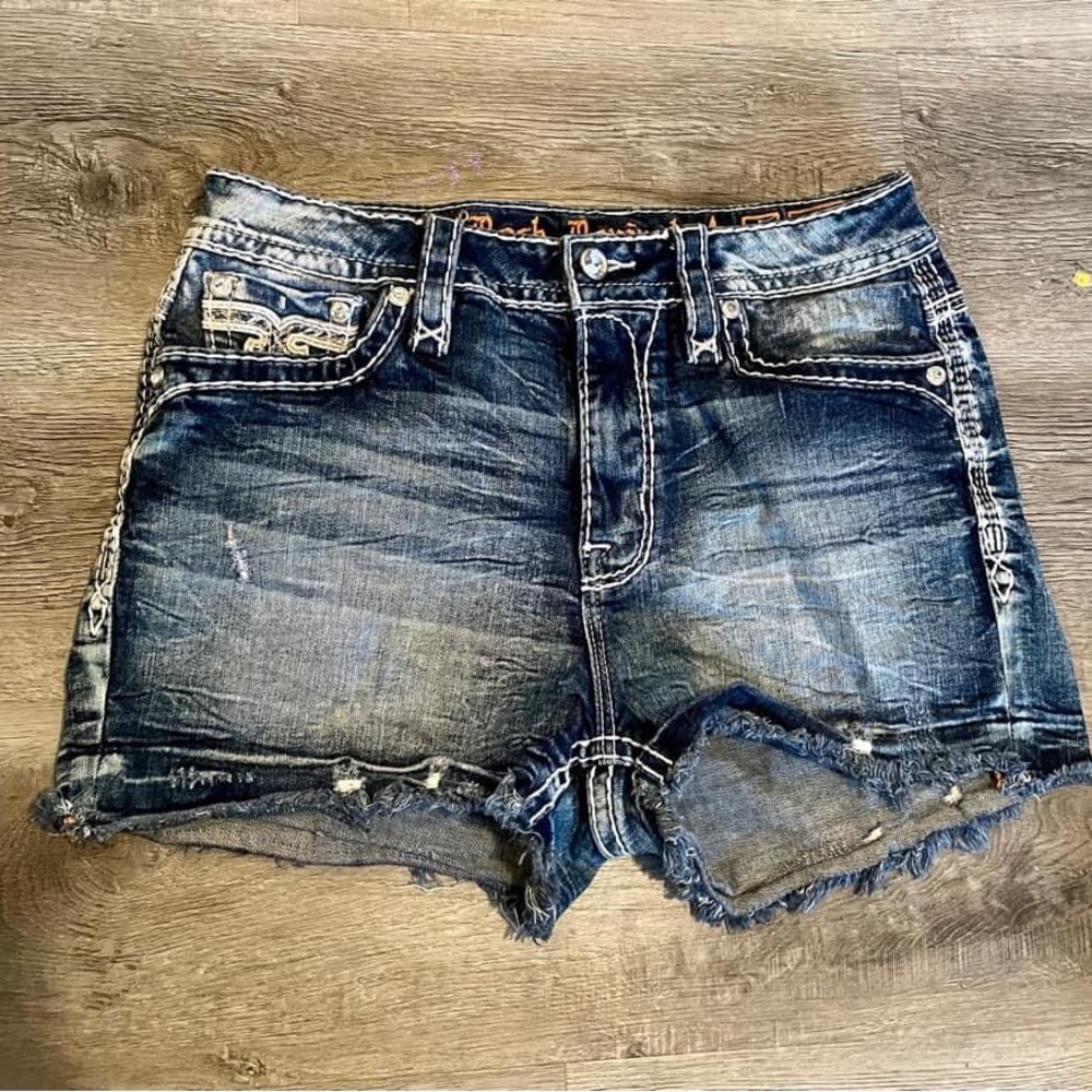 Rock revival size 29 easy shorts.